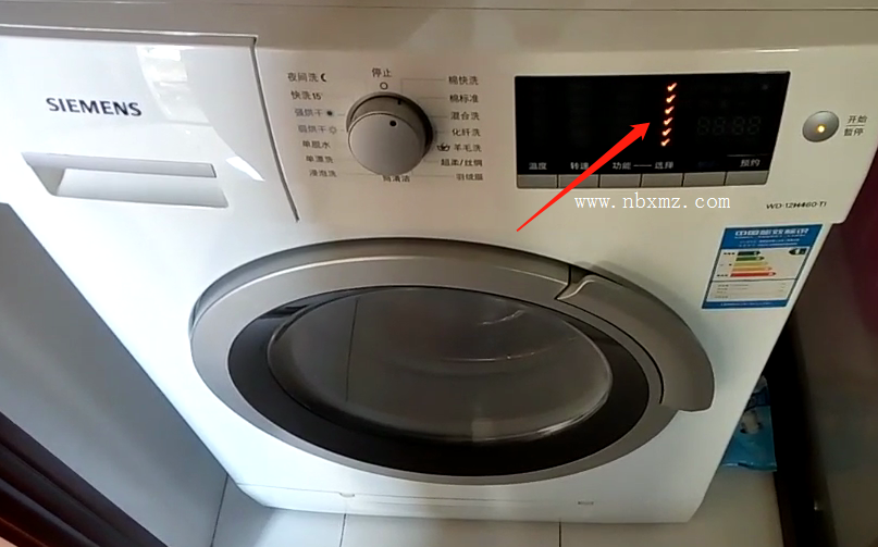 西门子滚筒洗衣机显示屏上的功能键“√√√√”全亮